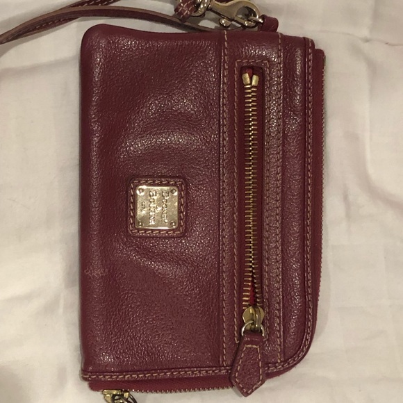 dooney and bourke wristlet - Picture 1 of 3